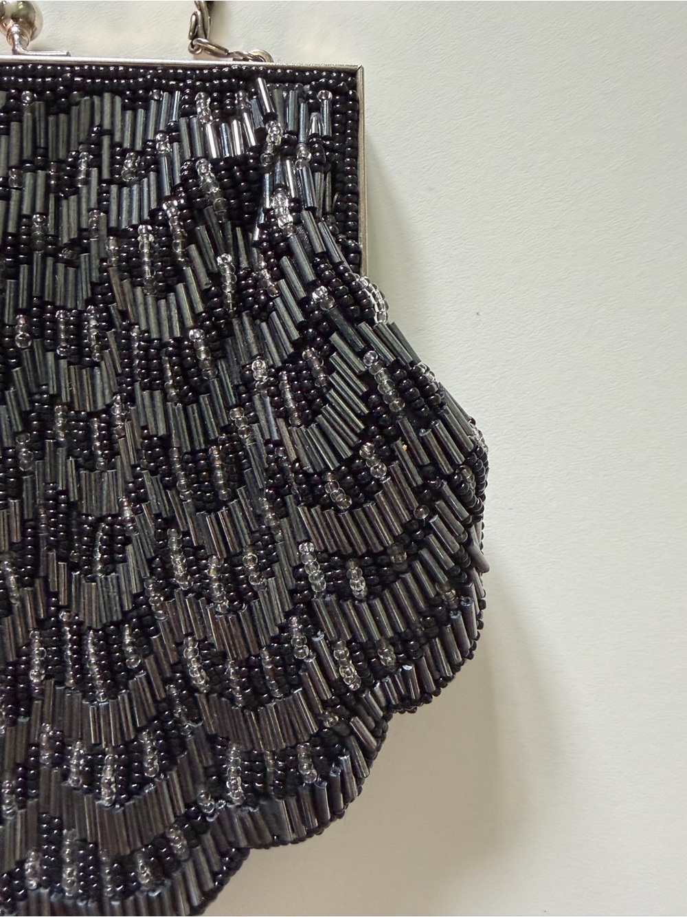 Vintage Black Beaded Evening Bag Kiss Lock Chain Purse Art Deco - Picture 7 of 12